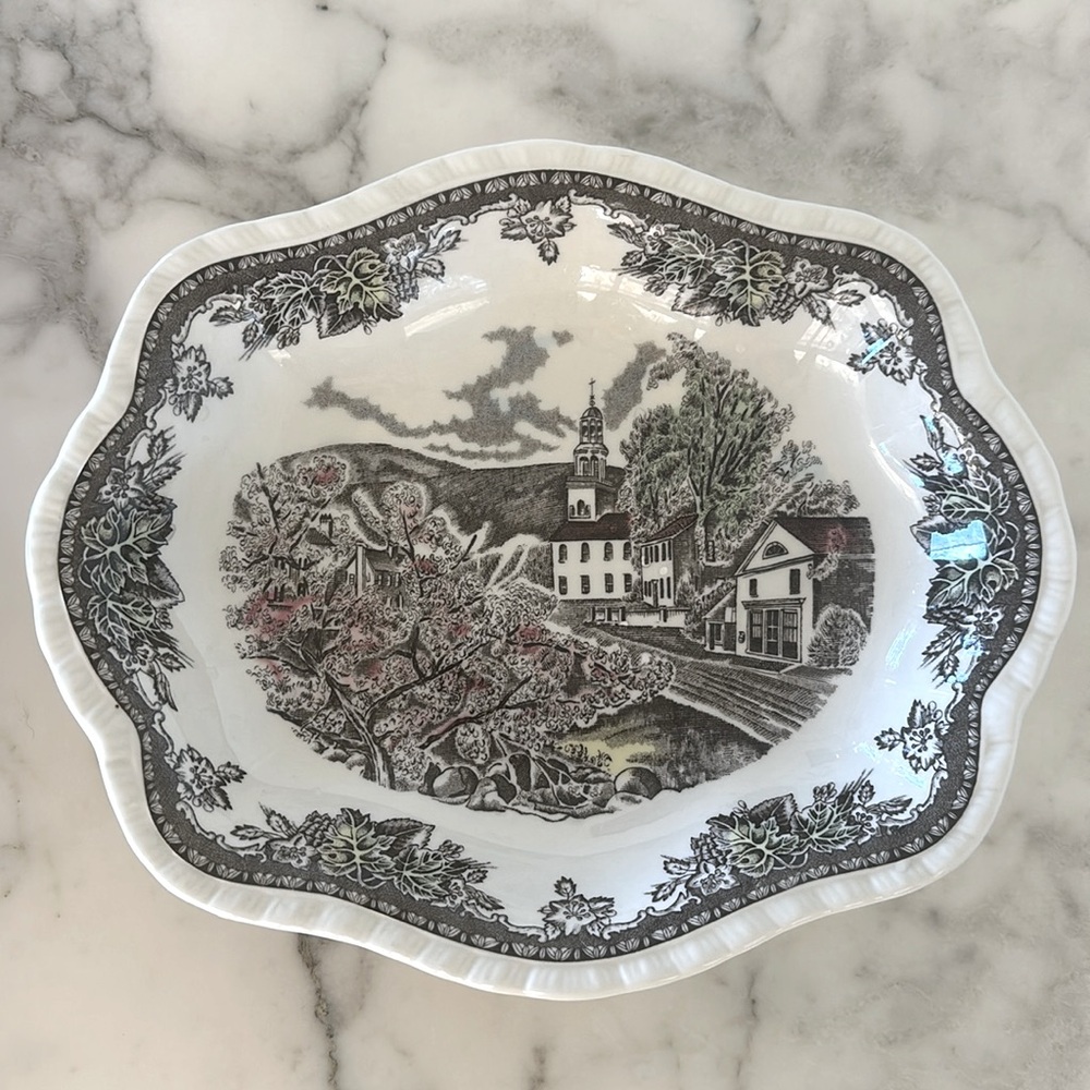JOHNSON BROTHERS The Friendly Village Serving Dish